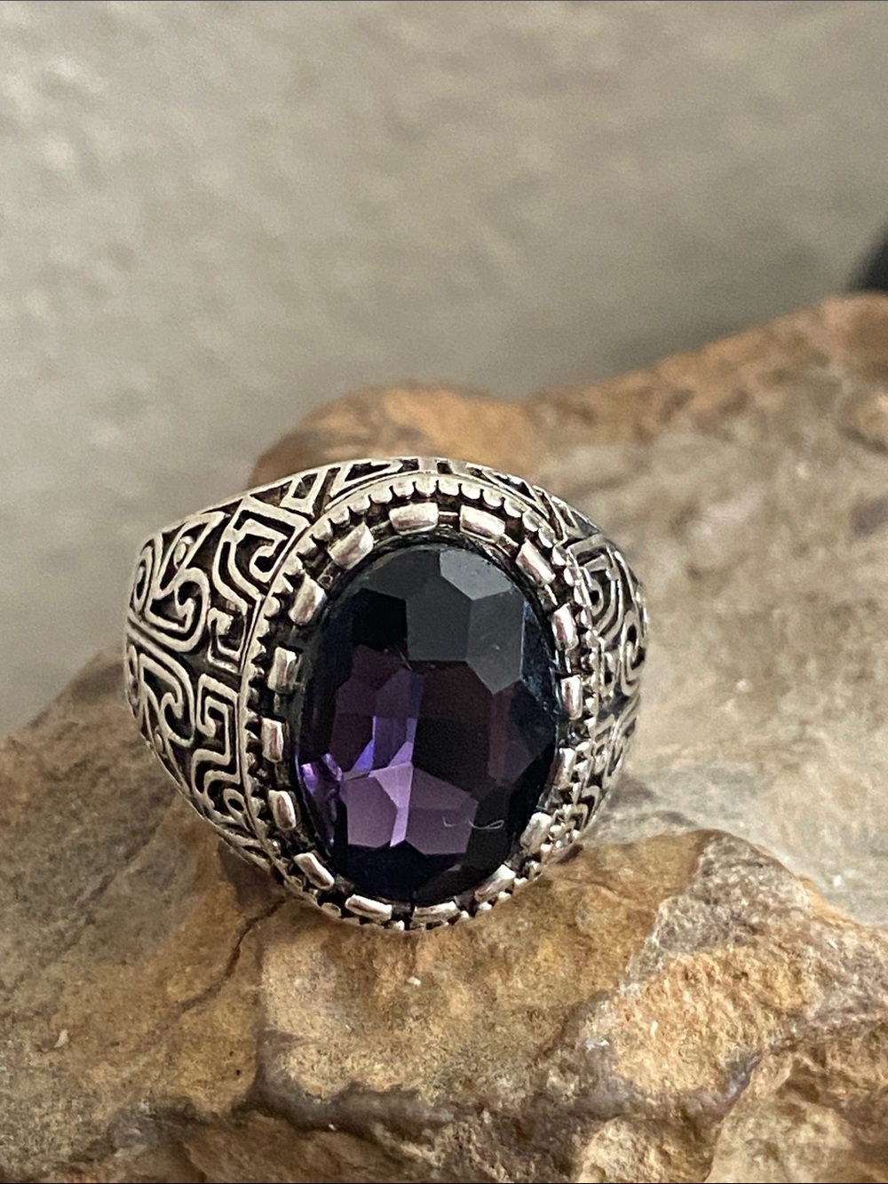5/$10❤️❤️❤️NEW Silver Tone Zinc Alloy Faceted Purple Acrylic Cabochon Ring